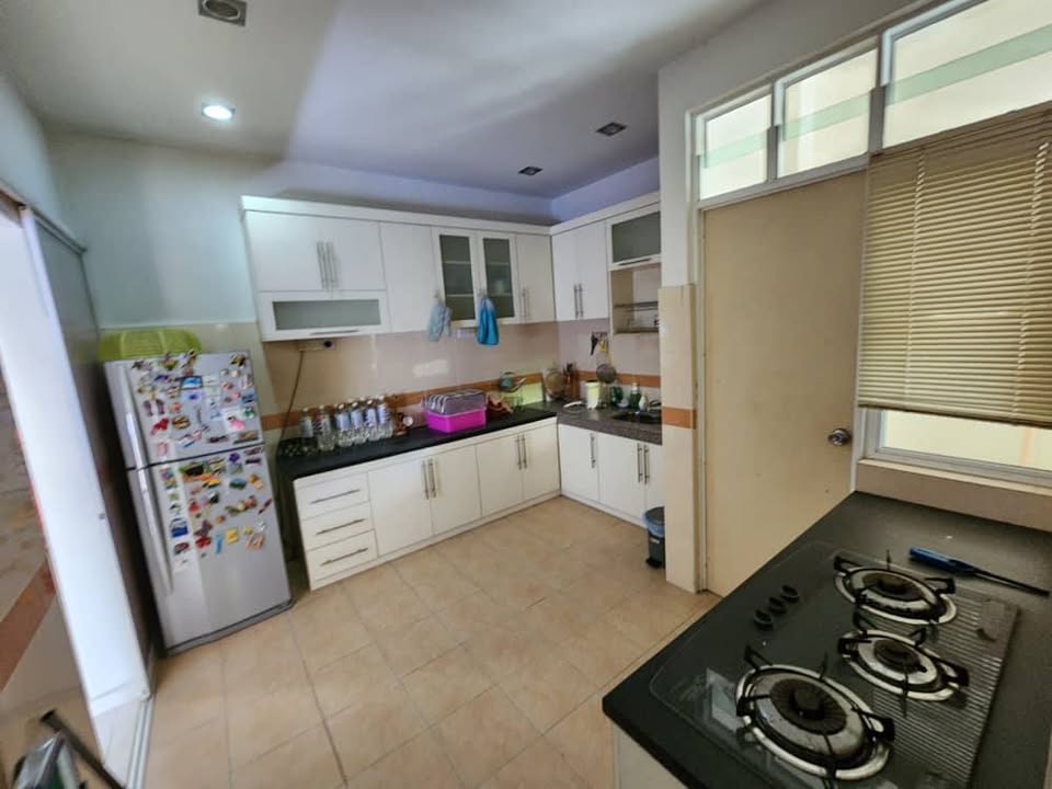 Fully renovated fitted kitchen