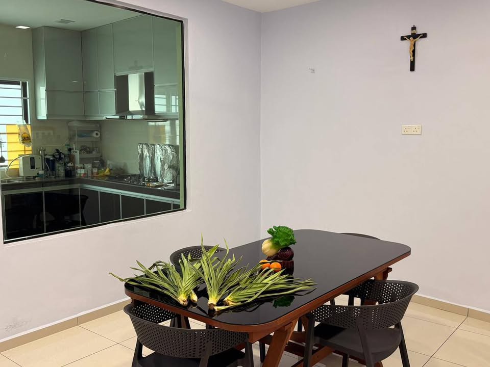 Furnished dining area beside the kitchen