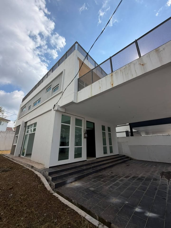 Exterior of Durian Tunggal freehold bungalow