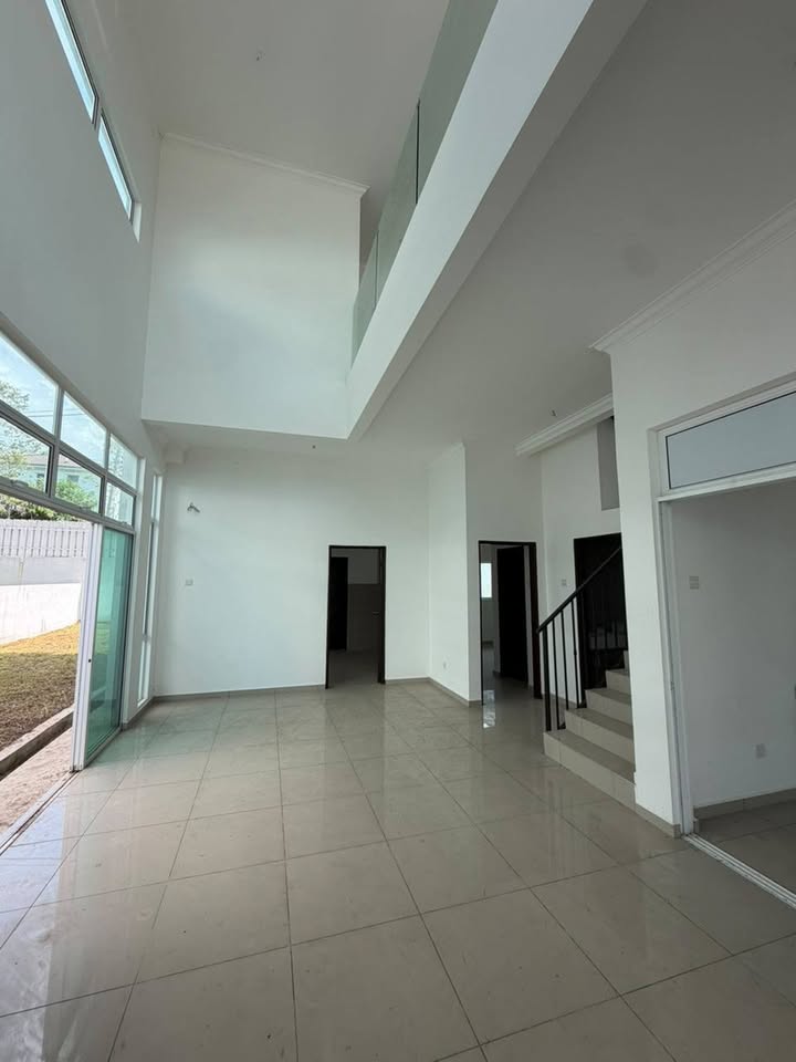 Double-height main living hall