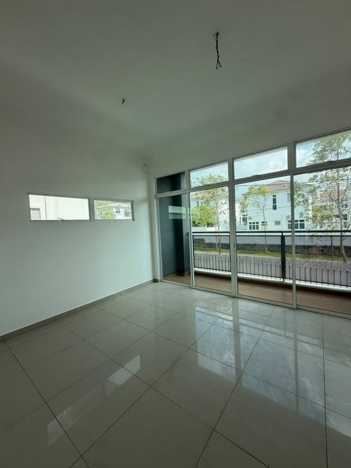 Bright room opening to balcony