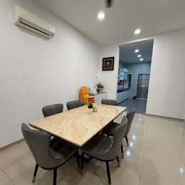 Furnished dining area