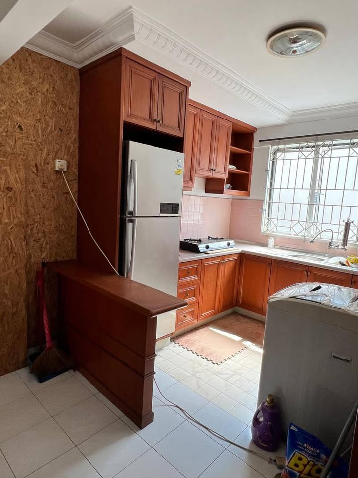 Fitted kitchen with timber cabinets