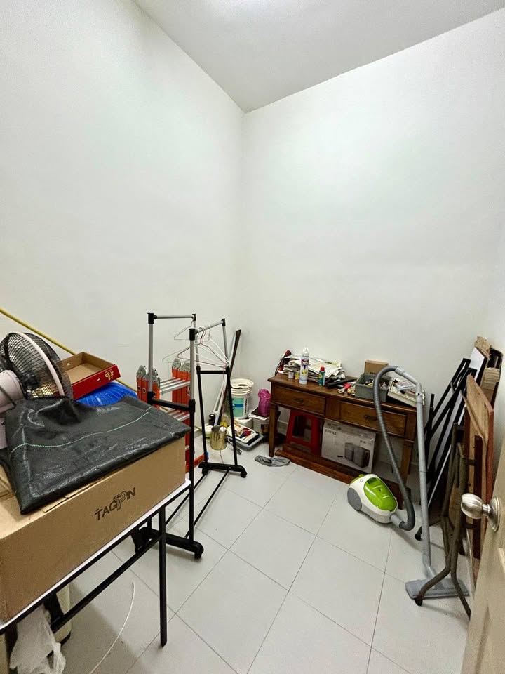Utility or storage room