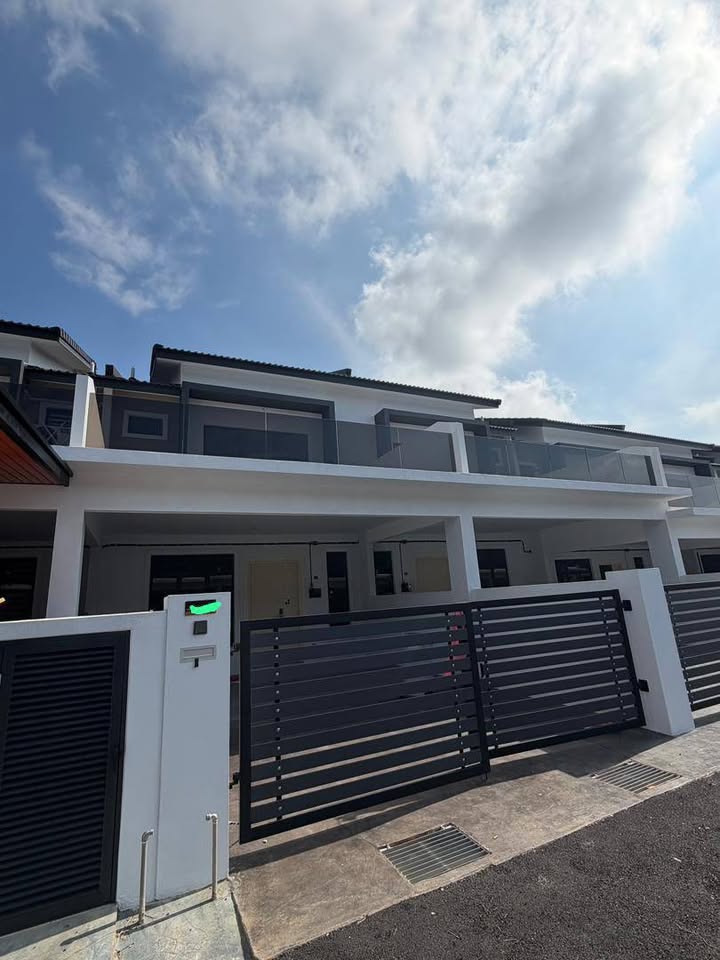 Exterior of Taman Pengkalan Impian double storey terrace