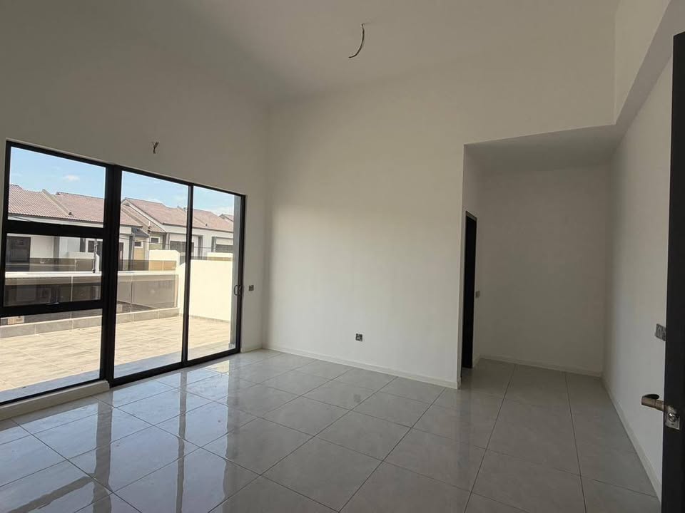Upstairs room with balcony doors