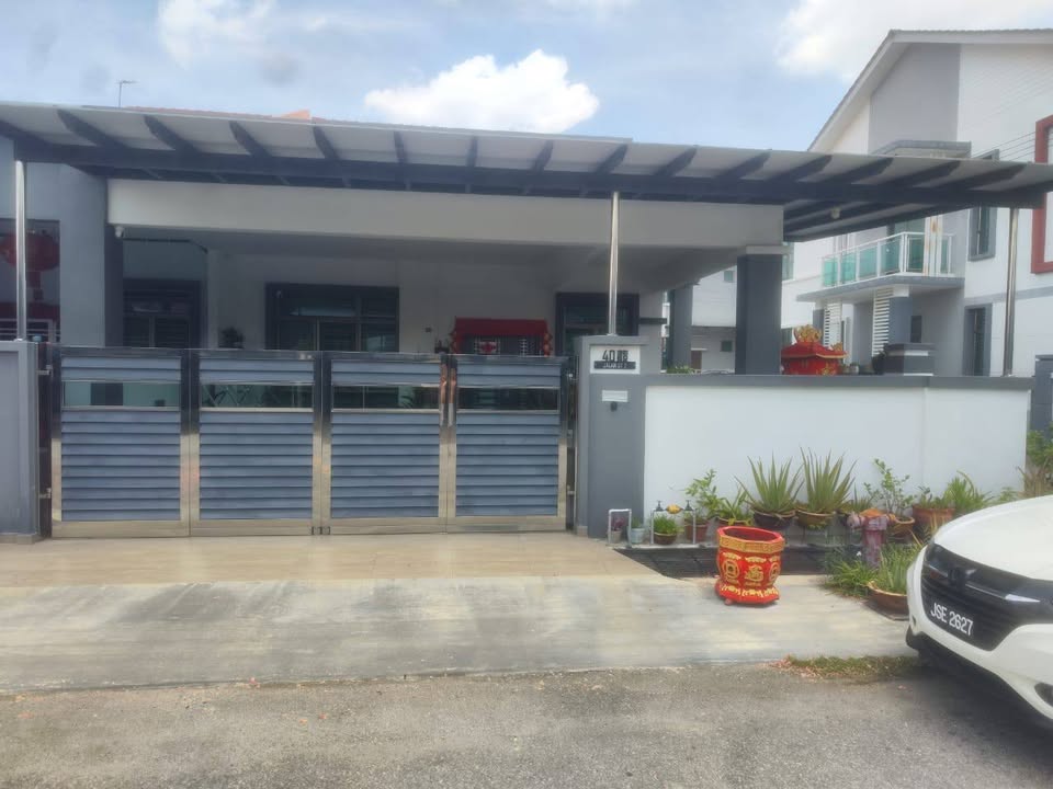Front exterior and gate of Saujana Tehel single-storey corner lot