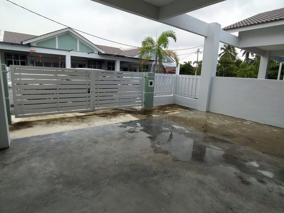 Covered car porch