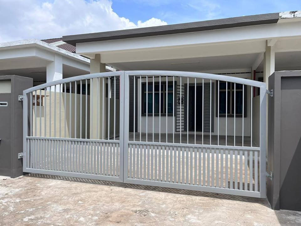 Single-storey terrace house at Tanjung Minyak Perdana