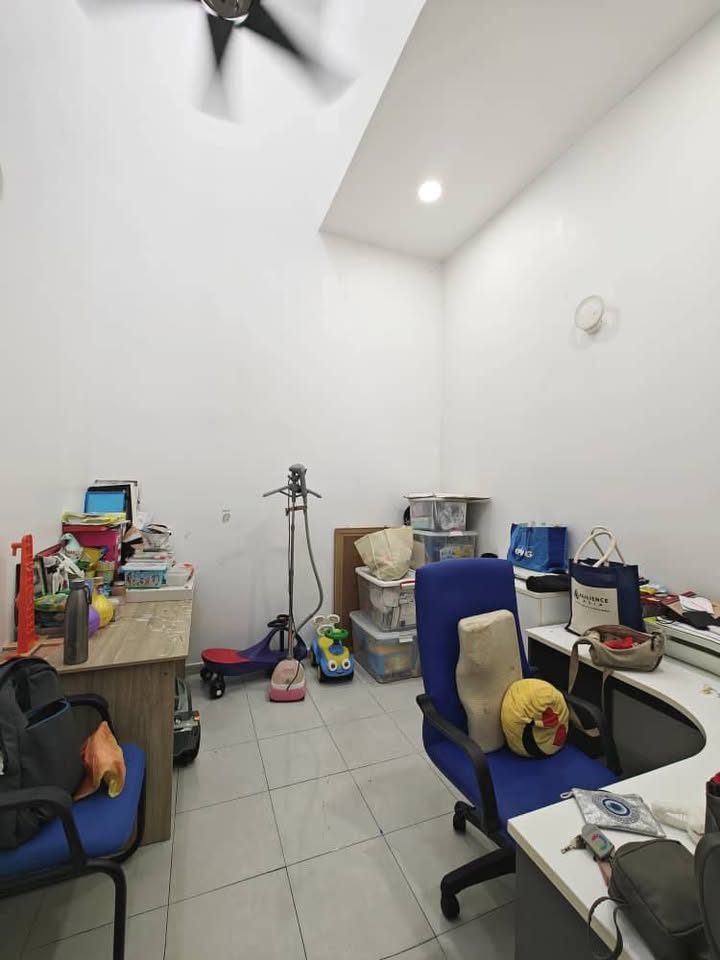 Third bedroom or study room